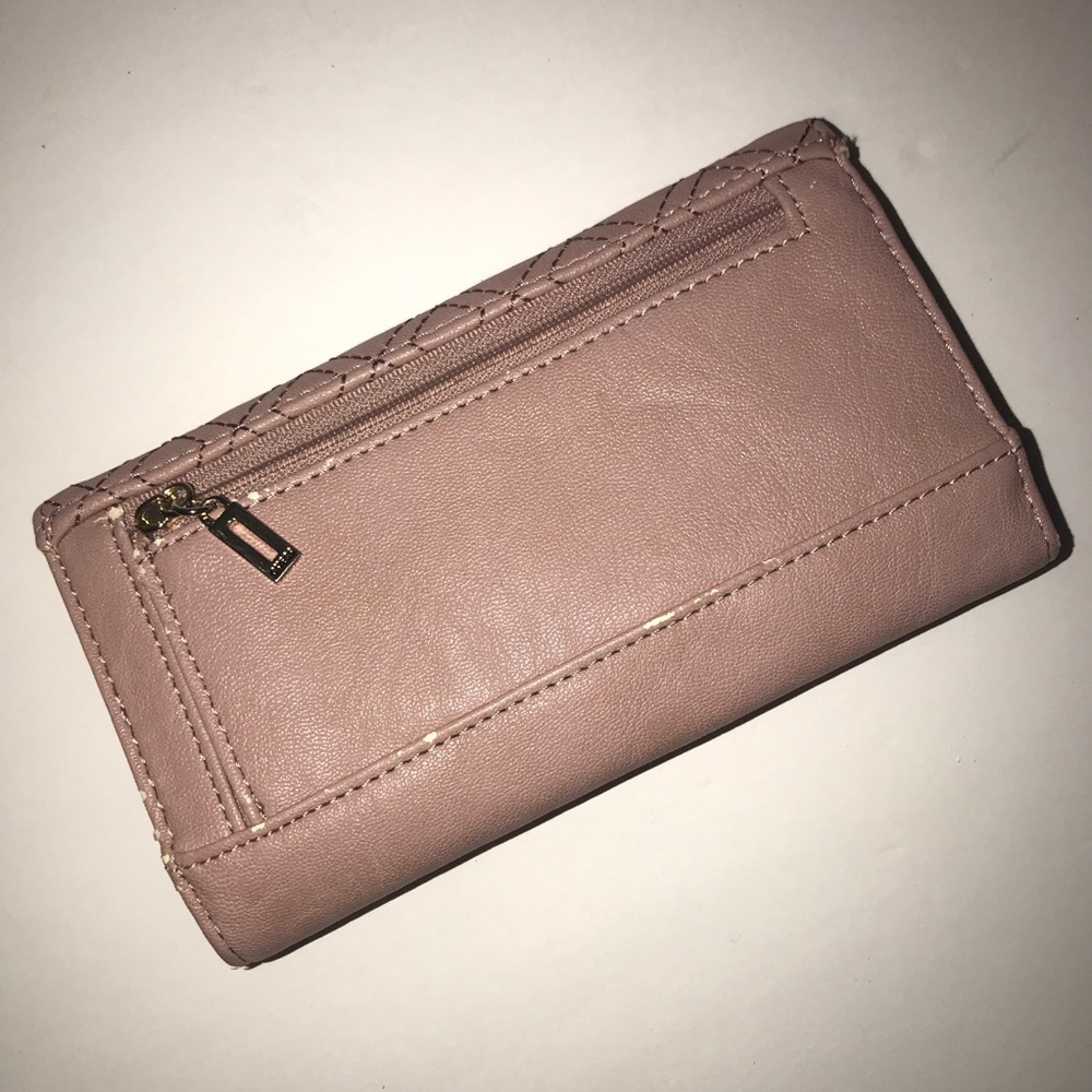 Guess - Pink Wallet - Picture 4 of 5